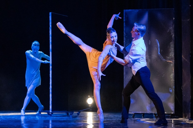 Divadlo F. X. Šaldy Liberec – Sylf (Anya Clarke a Richard Svoboda, foto Daniel Dančevský)