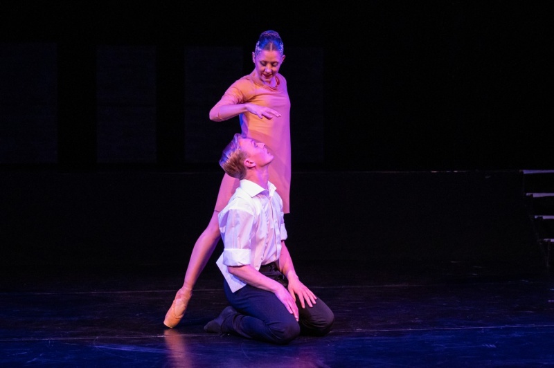 Divadlo F. X. Šaldy Liberec – Sylf (Anya Clarke a Richard Svoboda, foto Daniel Dančevský)