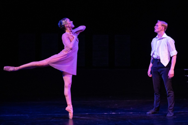 Divadlo F. X. Šaldy Liberec – Sylf (Anya Clarke a Richard Svoboda, foto Daniel Dančevský)