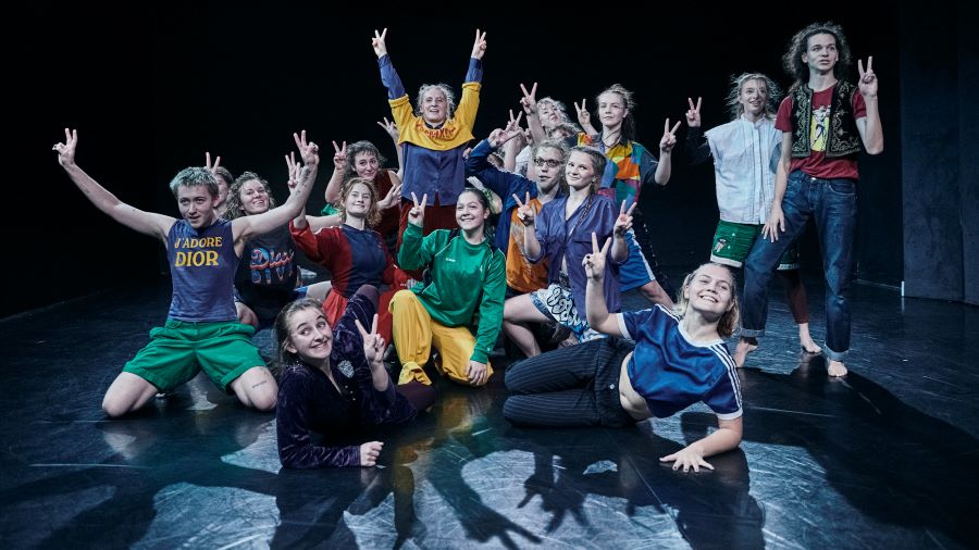 Dora Hoštová pro Duncan centre – Heroes (foto Martin Špelda)
