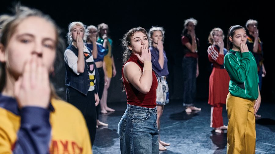 Dora Hoštová pro Duncan centre – Heroes (foto Martin Špelda)
