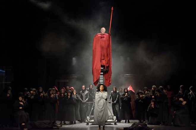 Sergej Prokofjev: Ohnivý anděl – NDM Ostrava 2015 (foto Martin Popelář)