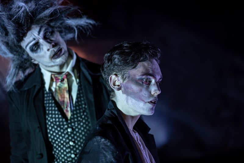 Egon Schiele – Autoportrét (Zdeněk Mládek a William Steers, Jihočeské divadlo, foto Pavel Hejný)