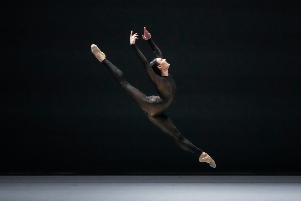 Ezio Bosso, David Dawson: Symphony No. 2 Under the Trees' Voices, Operhaus Stuttgart – Gabriel Figueredo (foto Roman Novitzky/Stuttgarter Ballett)