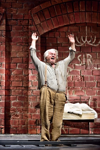 G. Verdi: Falstaff - Federico Longhi (Sir John Falstaff) - Landestheater Linz 2016 (foto © Patrick Pfeiffer)