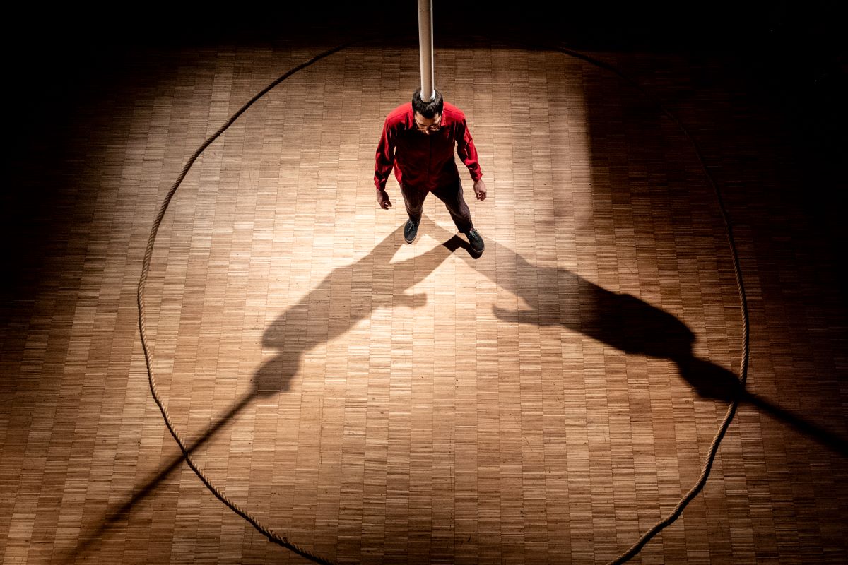 Festival Cirkopolis, Darragh MyLaughlin – For As Long As We´re Here (foto David Konečný, 11. 2. 2024, Palác Akropolis)