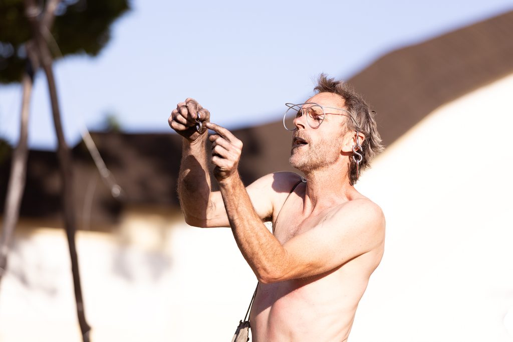 Festival KoresponDance 2026 – Rémi Luchez: Miettes (foto Adéla Vosičková)