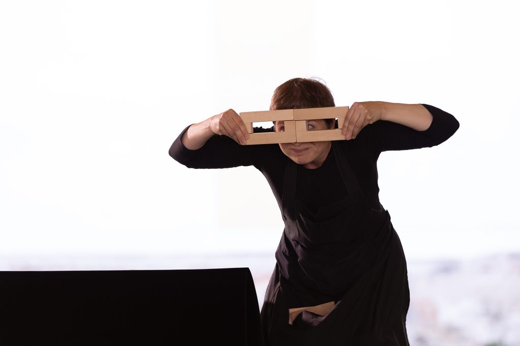 Festival KoresponDance 2026 – Rosa Halme: Block Theatre (foto Adéla Vosičková)