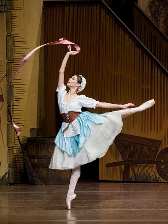 F.Ashton: La Fille mal Gardée - Maria Yakovleva (Lise) - Wiener Staatsoper 2015 (foto Wiener Staatsoper / Ashley Taylor)