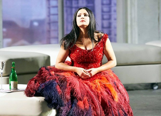 Giacomo Puccini: Manon Lescaut - Anna Netrebko (Manon Lescaut) - Wiener Staatsoper 2016 (foto © Wiener Staatsoper - Michael Pöhn)