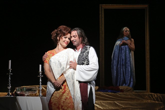 Giacomo Puccini: Tosca - Jolana Fogašová (Tosca), Paolo Lardizzone (Cavaradossi) - ŠO Banská Bystrica 2016 (foto Jozef Lomnický)