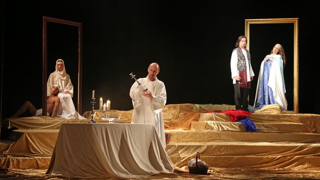 Giacomo Puccini: Tosca - Marián Lukáč (Kostolník), Paolo Lardizzone (Cavaradossi) - ŠO Banská Bystrica 2016 (foto Jozef Lomnický)