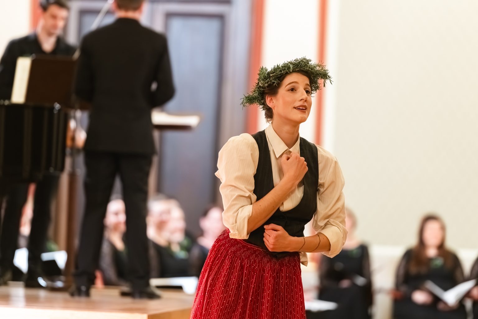 Hana Strejčková: Věneček zelený, z rozmarýny pletený, Rudolfinum, Sukova síň – Kateřina Vernerová (foto Jan Kantor)
