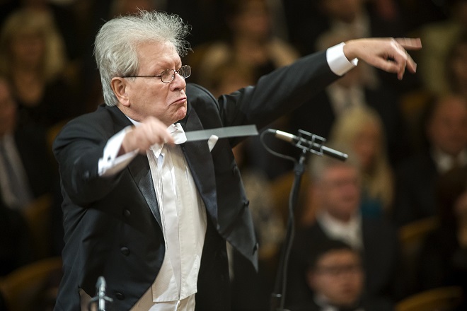 Česká filharmonie - Jiří Bělohlávek - zahajovací koncert 1.10.2015 (foto ČF)