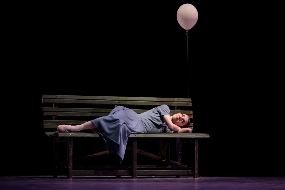 John Neumeier, Michel Legrand: Liliom, Balet Národního divadla – Alina Nanu (foto Serghei Gherciu)