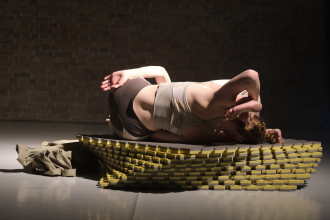 Barbora Janák: ANSWER_ring – Sára Arnstein a Nela Rusková (foto Viktória Malá)