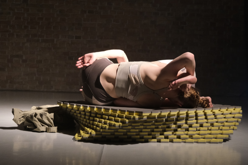 Barbora Janák: ANSWER_ring – Sára Arnstein a Nela Rusková (foto Viktória Malá)