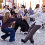 Tanec v galerii: Labyrint, SE.S.TA a Galerie hl. m. Prahy: performance Kristiána Mensy, 28. září 2026, Zámek Troja – park, Praha (foto Adéla Vosičková)
