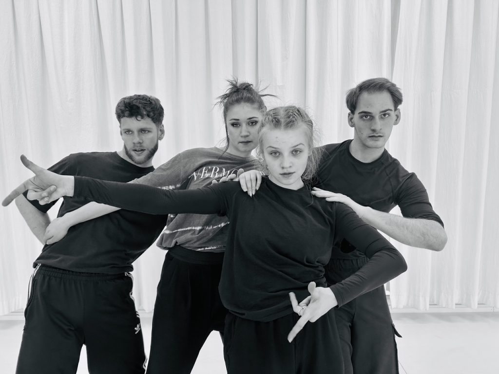 Nataša Novotná: L.EGO, zkouška – Robert Koch, Anna Tkadlčíková, Luisa Brychcínová a Matěj Šimůnek (zdroj Bohemia Balet)