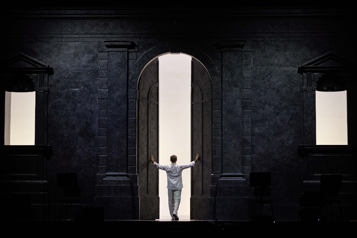 Claudio Monteverdi: L'Orfeo, Giovanni Sala, Teatro Comunale Alighieri v koprodukci s Teatro Comunale di Ferrara (foto Zani Casadio)