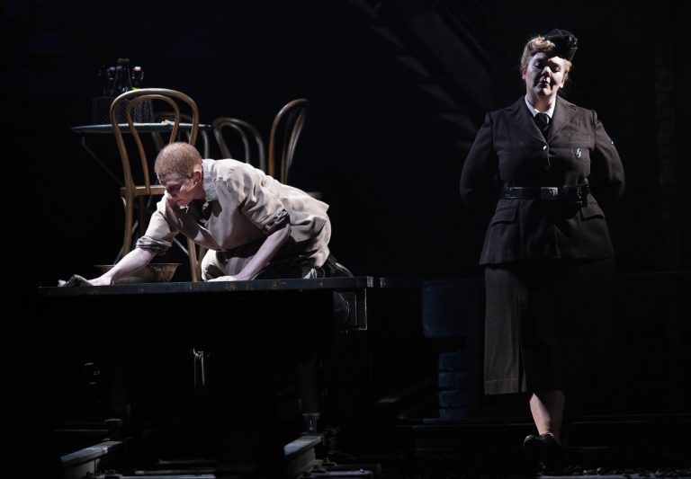 Mieczysław Weinberg: Pasažérka, Teatro Real, Madrid, 2024 (zdroj Teatro Real, foto Javier del Real)