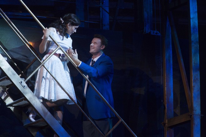 Leonard Bernstein: West Side Story - Michelle Veintimilla (Maria) a Norman Reinhardt (Tony) - Salzburger Pfingstfestspiele 2016 (foto © Salzburger Festspiele / Silvia Lelli)