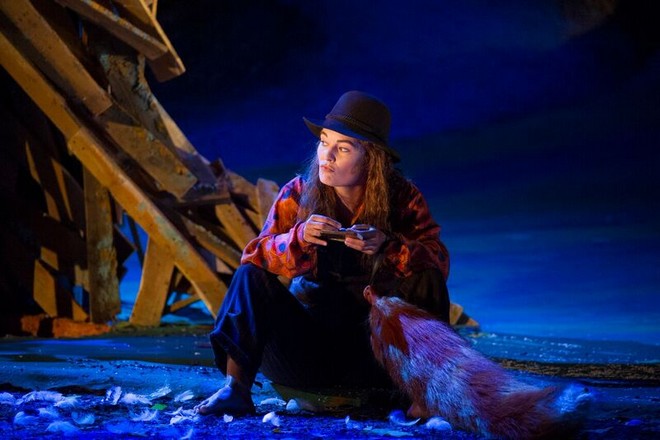 Leoš Janáček: Příběhy lišky Bystroušky – Alžběta Poláčková (Lišák) – Festival Opera Glyndebourne 2016 (foto © Glyndebourne Productions Ltd./Richard Smith Hubert)