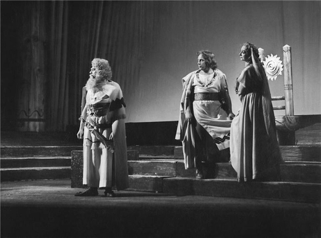 B.Smetana: Libuše - Jaroslav Veverka (Lutobor), Beno Blachut (Šťáhlav), Marta Krásová (Radmila) - ND Praha 1954 (foto Jaromír Svoboda)