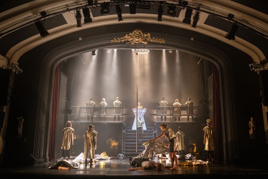 Losers Cirque Company – nebesa (foto Pavel Hejný, divadlo BRAVO 2023)