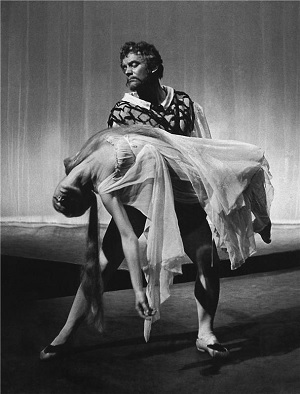 Jan Hanuš: Othello - Viktor Malcev (Othello), Vlasta Šilhanová (Desdemona) - ND Praha 1959 (foto Jaromír Svoboda)