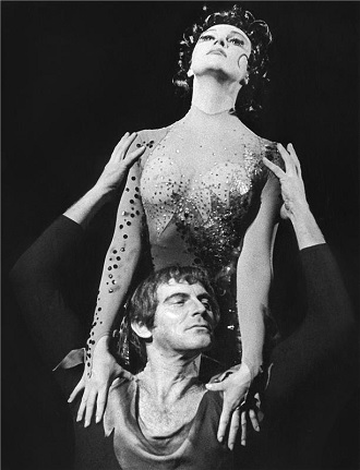 Gottfried von Einem: Medusa - Viktor Malcev (Trosečník), Naděžda Blažíčková (Medusa) - ND Praha 1968 (foto Jaromír Svoboda)
