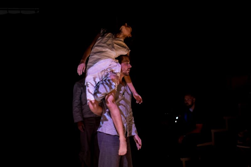 Manus Art Collective – Tepy čar (foto Vojtěch Brtnický)