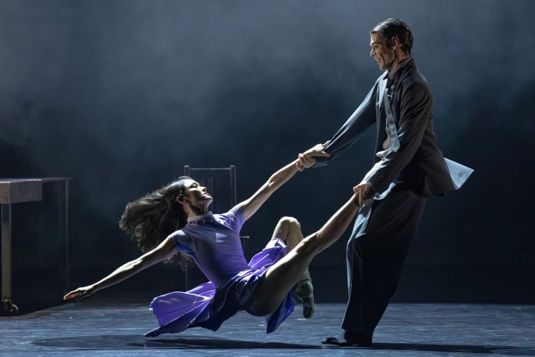 Markéta Pimek Habalová: Kafka, Janáčkovo divadlo – Se Hyun An a Arthur Abram (foto Pavel Hejný)