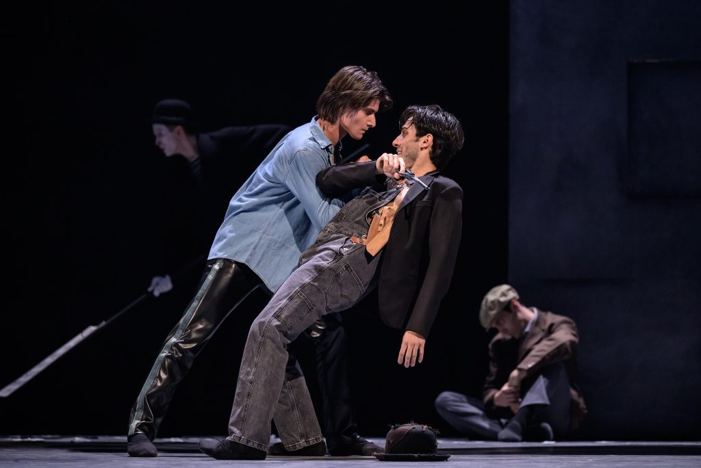 Michel Legrand, John Neumeier: Liliom, Státní opera, Praha – Paul Irmatov a Francesco Scarpatto (foto Serghei Gherciu)