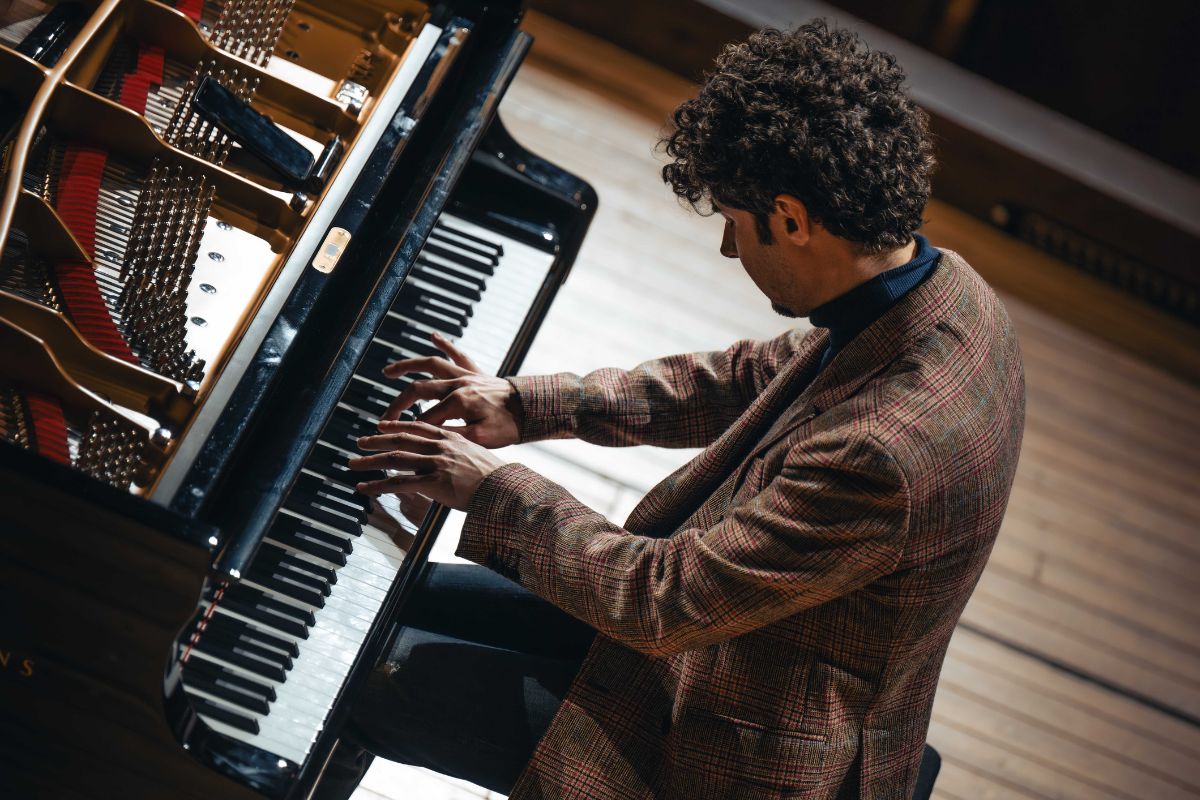 Český spolek pro komorní hudbu: Federico Colli, 26. 1. 2025, Rudolfinum – Federico Colli (foto Petr Chodura)