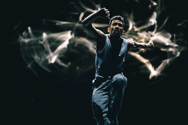 Nederlands Dans Theater 1 (foto Rahi Rezvani)