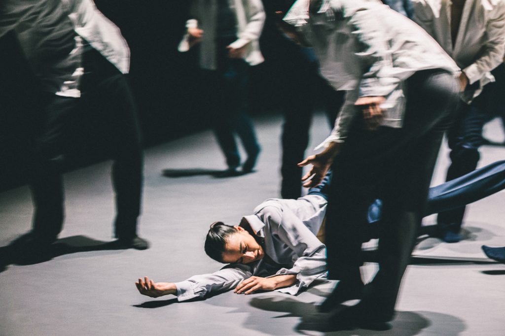 Nederlands Dans Theater 1 (foto Rahi Rezvani)