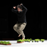 Omar Rajeh, host festivalu Divadelní Flora: Dance Is Not for Us (foto Giuseppe Follacchio)