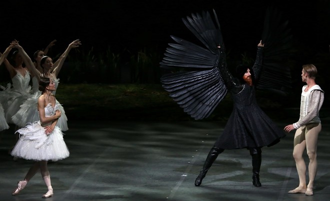 P. I. Čajkovskij: Labutie jazero - Nicoletta Manni, Timofej Andrijashenko a Mick Zeni - Teatro alla Scala 2016 (foto Brescia e Amisano Teatro alla Scala)