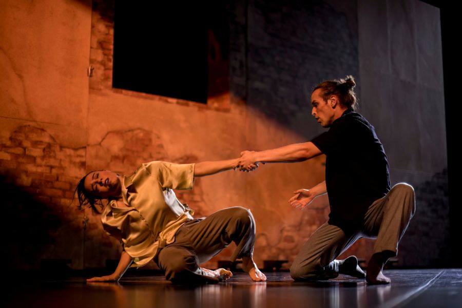 Pascal Marty & Emilie Leriche – Your Ghosts, My Shadows (foto Vojtěch Brtnický)