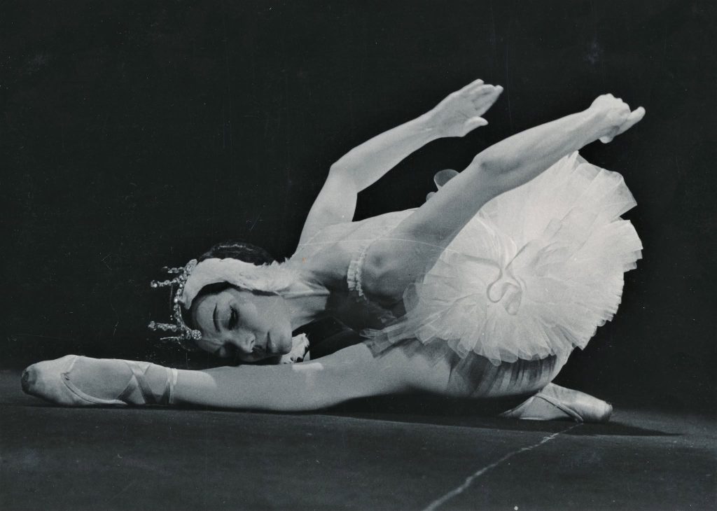Petr Iljič Čajskovskij: Labutí jezero, Národní divadlo moravskoslezské, 1965 – Vlasta Pavelcová (zdroj Ostravský divadelní archiv)