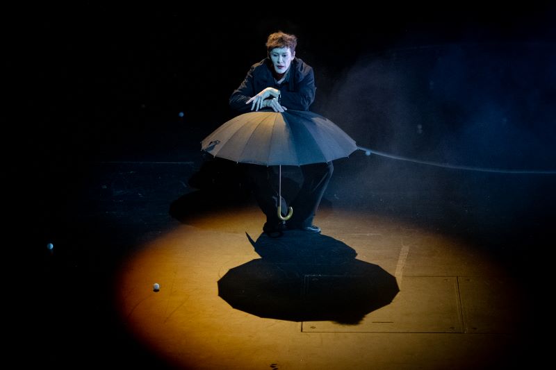 Radim Vizváry: Mime on the Moon (foto Anna Šolcová)