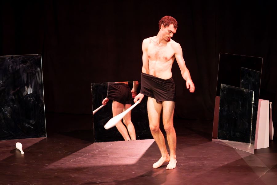 Sam Hollis – Navel (foto Emmanuel Buriel)