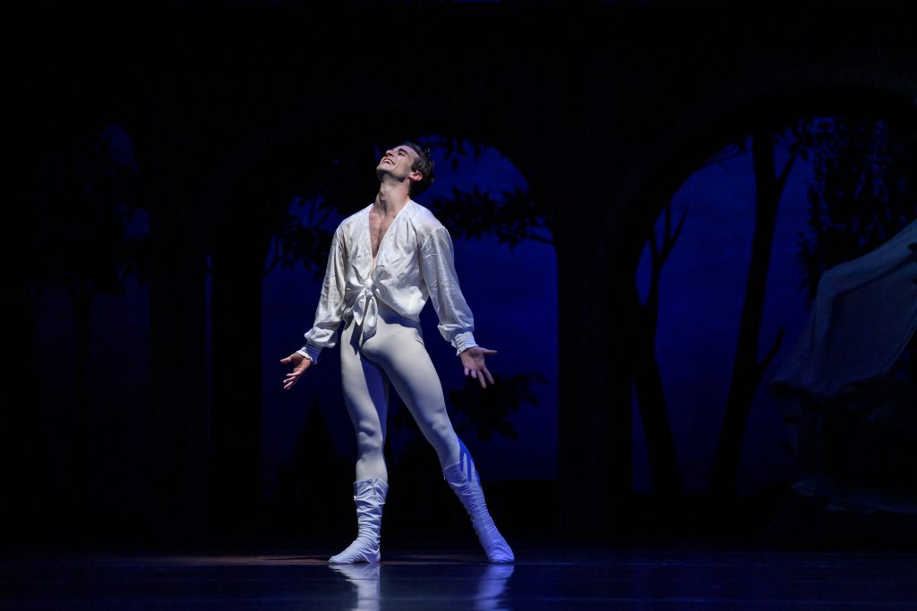 Sergej Prokofjev, John Cranko: Romeo a Julie, Národní divadlo – Federico Ievoli (foto Serghei Gherciu)