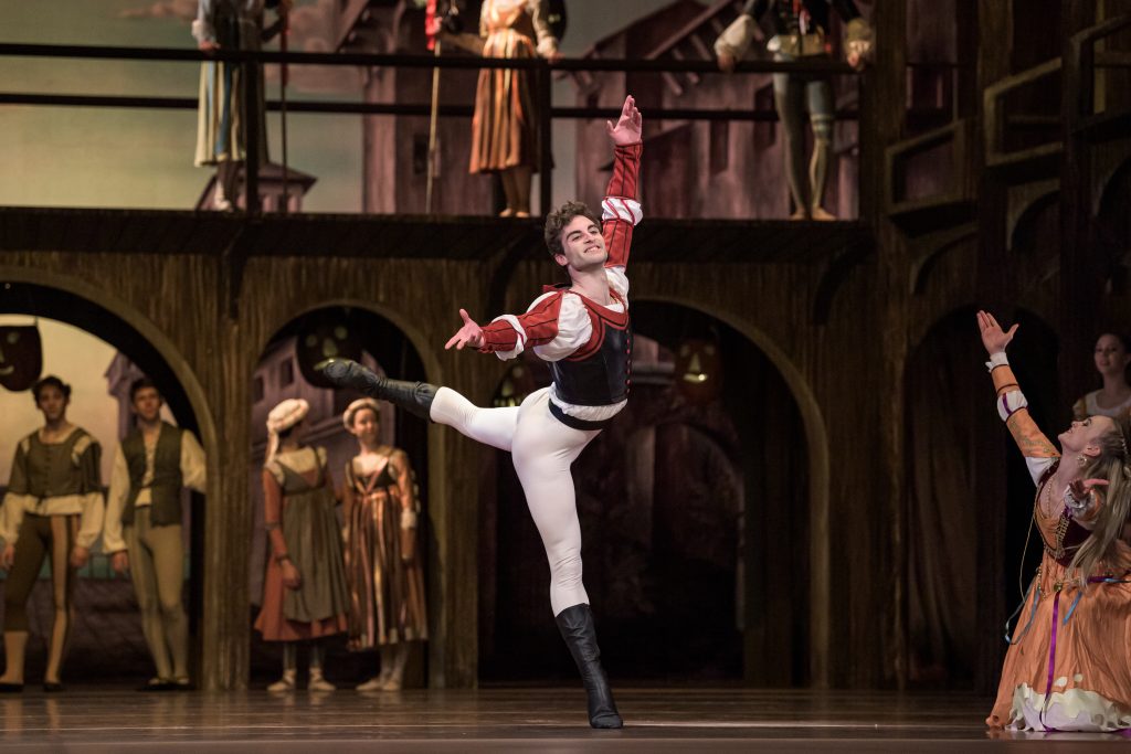 Sergej Prokofjev, John Cranko: Romeo a Julie, Národní divadlo – Federico Ievoli (foto Serghei Gherciu)