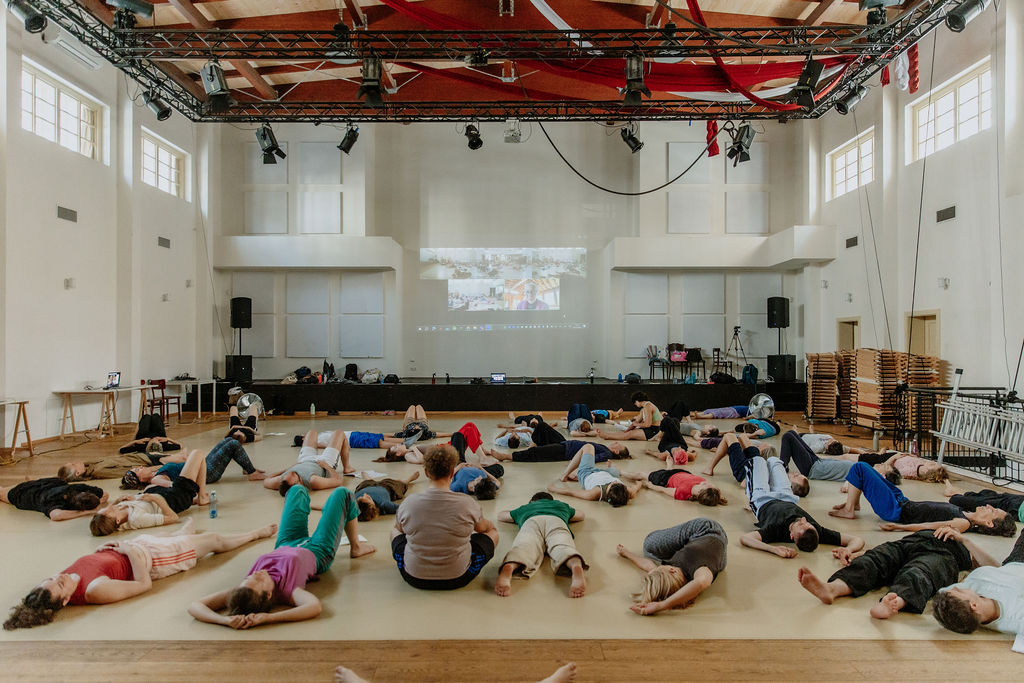 Sympozium Inner Speech as a Stage Gesture in Instant Composition – Lisa Nelson: online workshop, Žižkostel, Praha (foto Tereza Jakoubková)