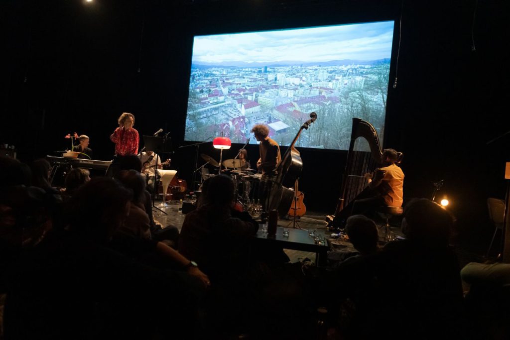 Tomaž Grom a kolektiv: Now I can get the fuck out of here, now I can go (zdroj 4 + 4 dny v pohybu)