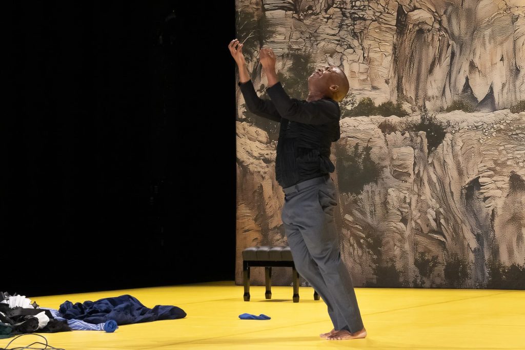 Trajal Harrell: Music Music – Histoire(s) du Théâtre VII (foto Dajana Lother)