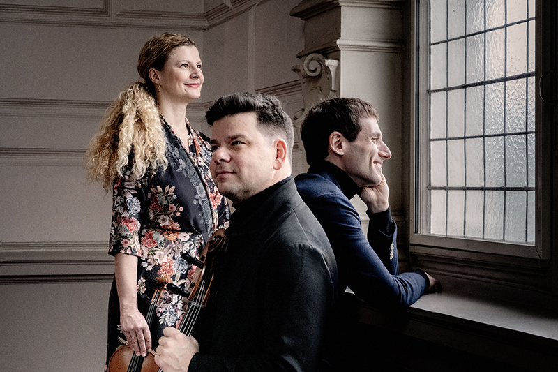 Veronika Jarůšková, Peter Jarůšek a Boris Giltburg (foto Marco Borggreve)