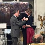 Stéphane Crouzat a Jana Semerádová, udělení francouzského Řádu umění a literatury (zdroj Collegium Marianum)